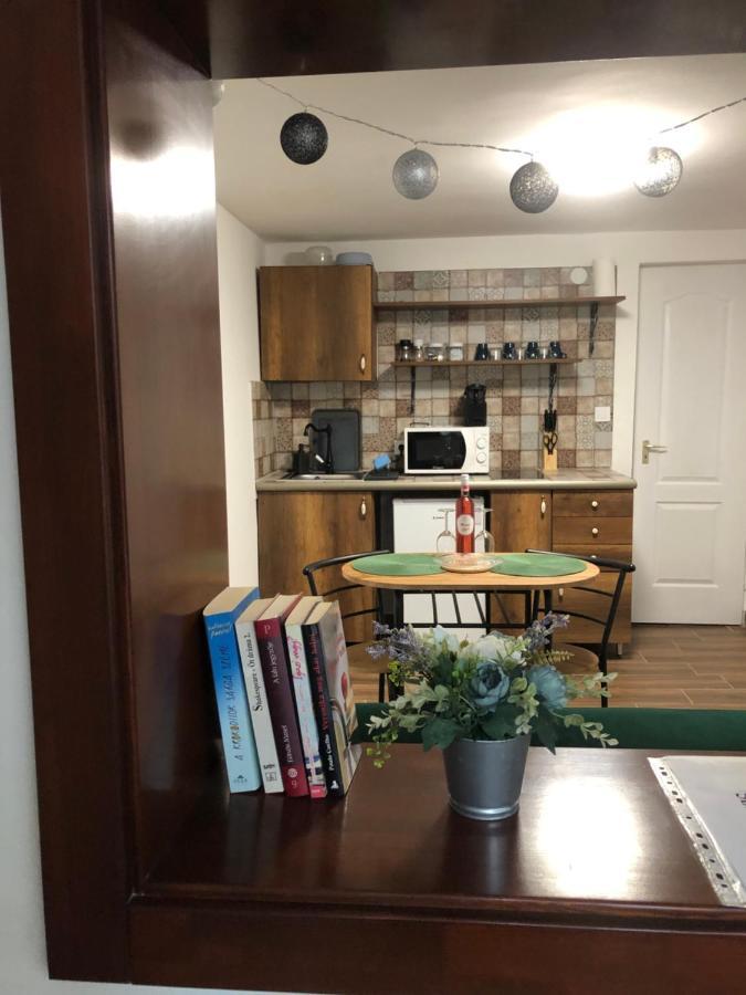 Mormota Vendeghaz Apartment Mezokovesd Bagian luar foto
